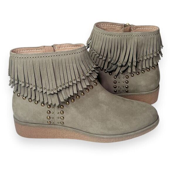UGG Shoes - UGG Ariane Fringe Sahara Ankle Leather Boots‎ Size 7.5